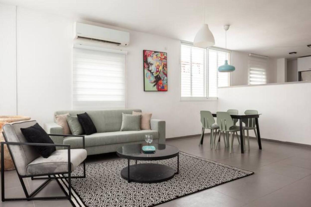 Oַ&O Group-Amazing Apt Bat-Yam 3 Min Walk To Beach Bat Yam Exteriör bild