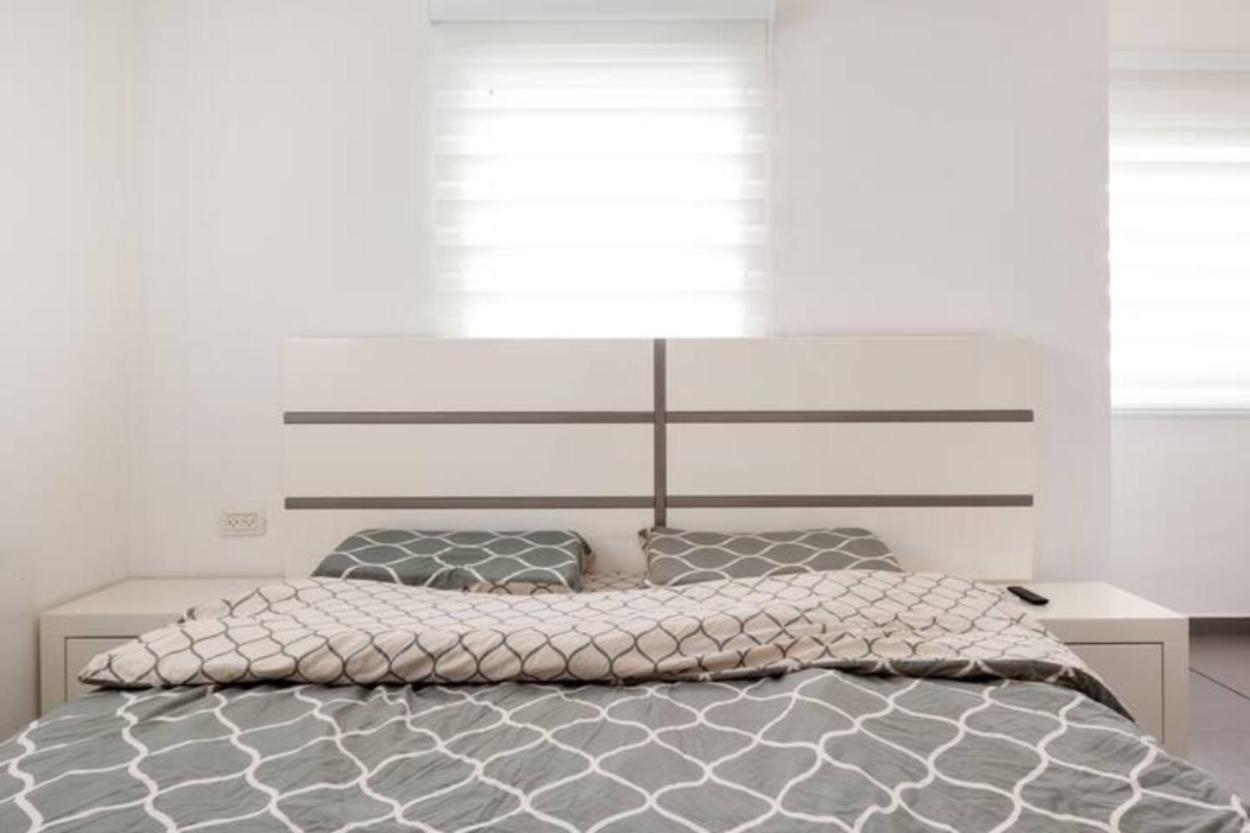 Oַ&O Group-Amazing Apt Bat-Yam 3 Min Walk To Beach Bat Yam Exteriör bild