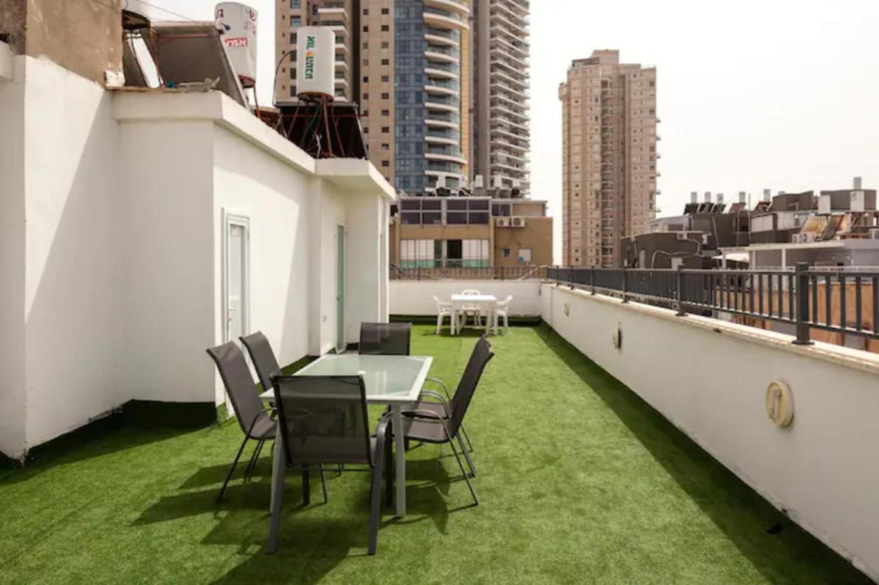 Oַ&O Group-Amazing Apt Bat-Yam 3 Min Walk To Beach Bat Yam Exteriör bild